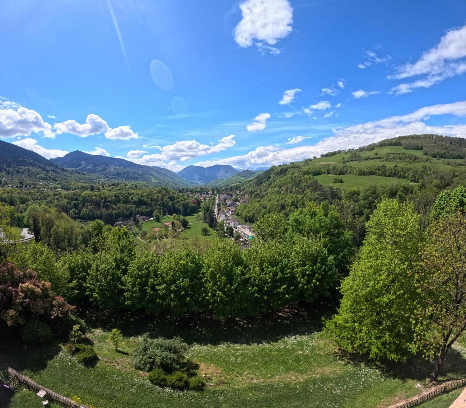 Le Belvedere De La Grand Croix Dans Le Chateau D'Uriage Saint-Martin-dʼUriage Buitenkant foto